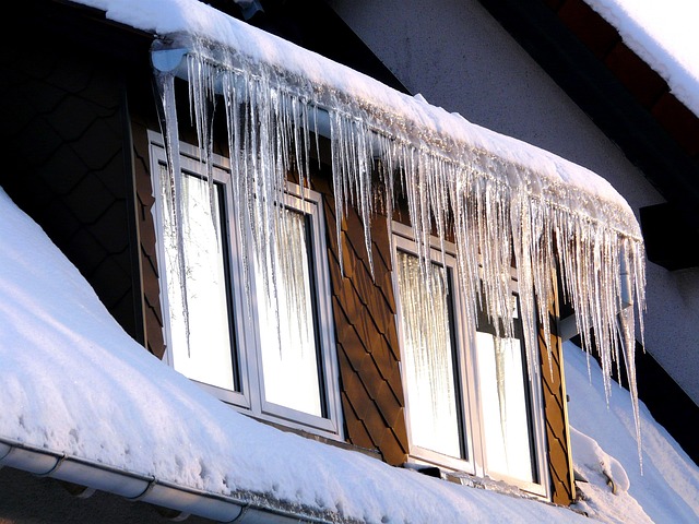 The Dangers of Ignoring Ice Dams on the Roof of a Home