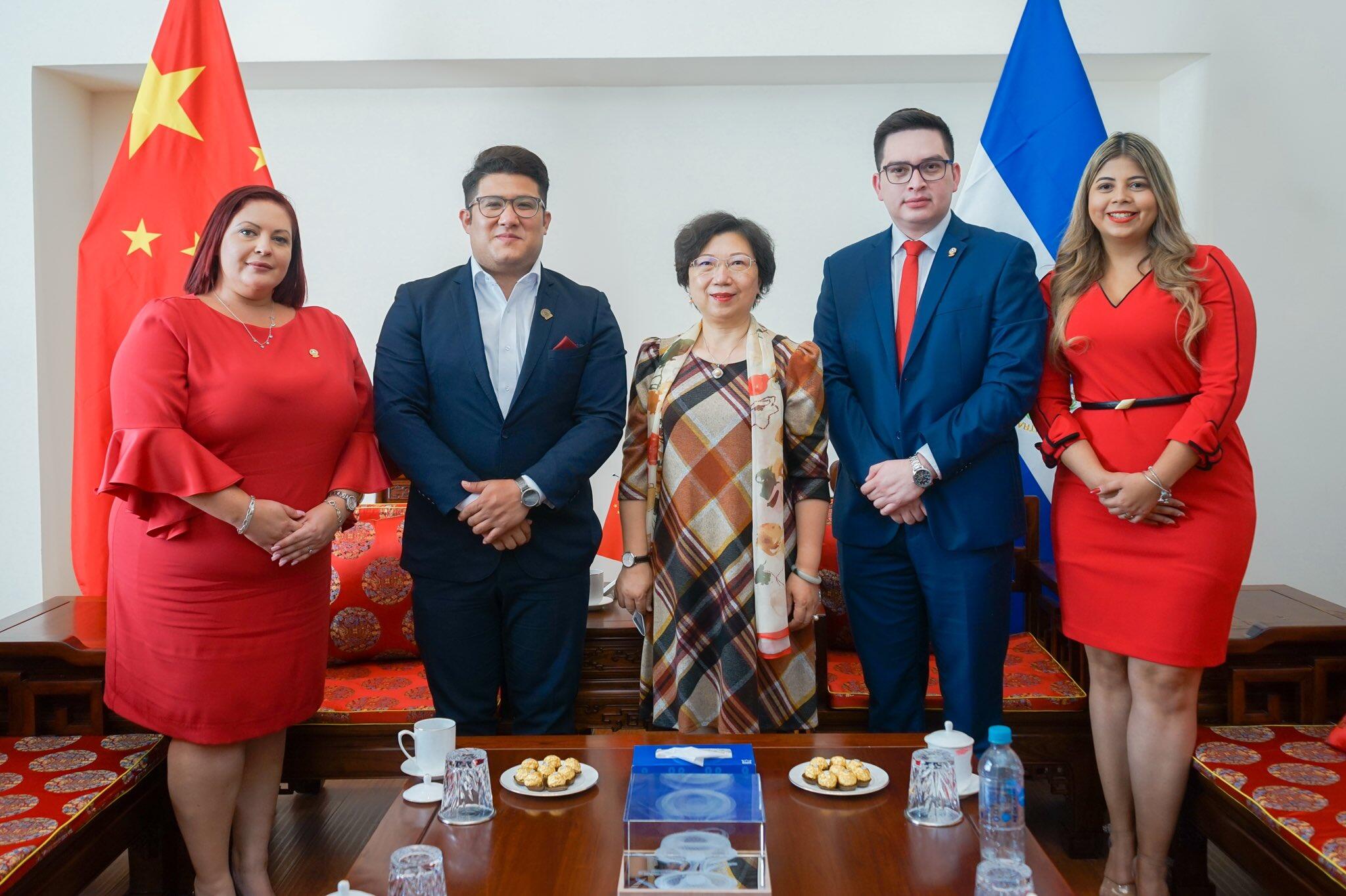 Carlos Hernández Unites Salvadoran Diaspora for Cultural and National Growth